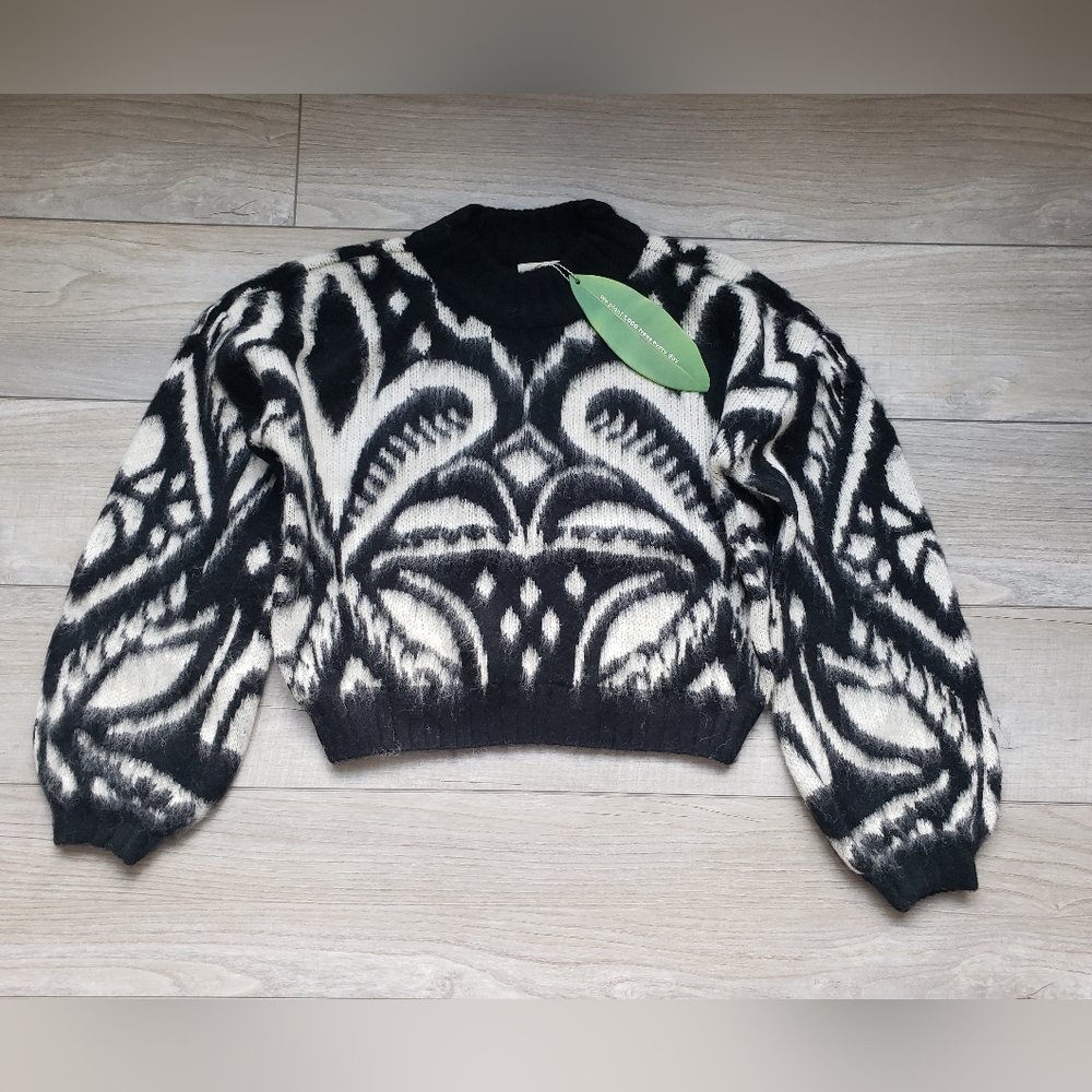 Farm Rio Sweater - Picture 2 of 9